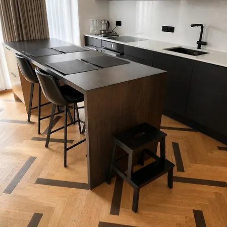 Stylish Center With Parking Apartamento Talin